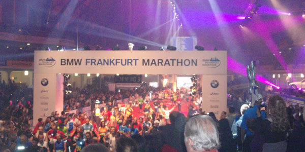 frankfurt marathon finish