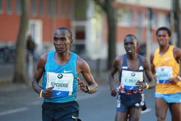 Kenyan double at Berlin Marathon 2015