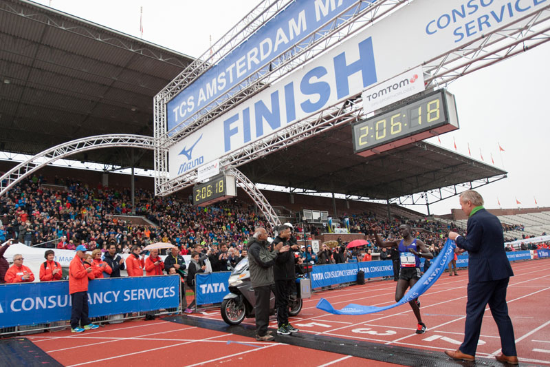 Bernard Kipyego defends Amsterdam Marathon title