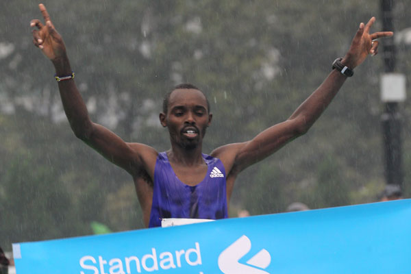 Kiprotich Mutai wins Hong Kong Marathon